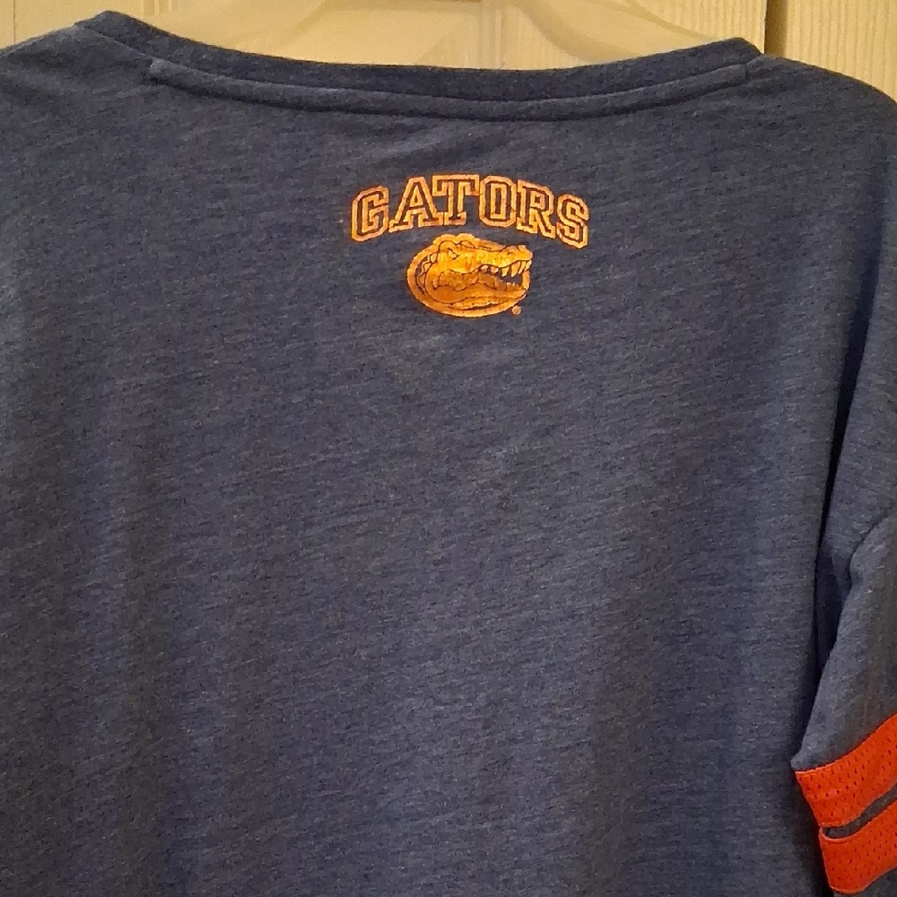 Three Hearts Blue Florida Gators V-Neck Women’s Top - Picture 2 of 3